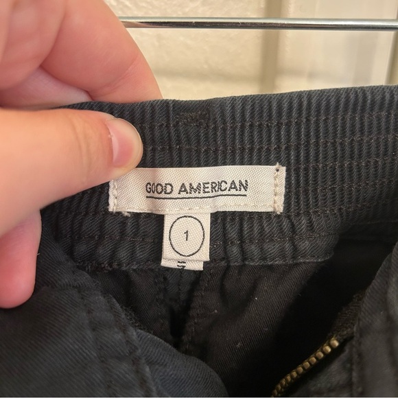 Good American High Rise Black Bermuda Shorts Women’s Size 1 - High Rise Denim - Picture 4 of 7